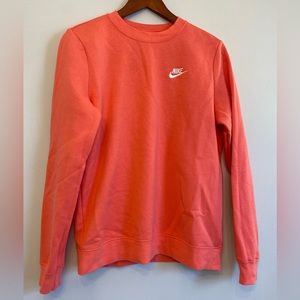 Medium Nike sweatshirt in a hot pink